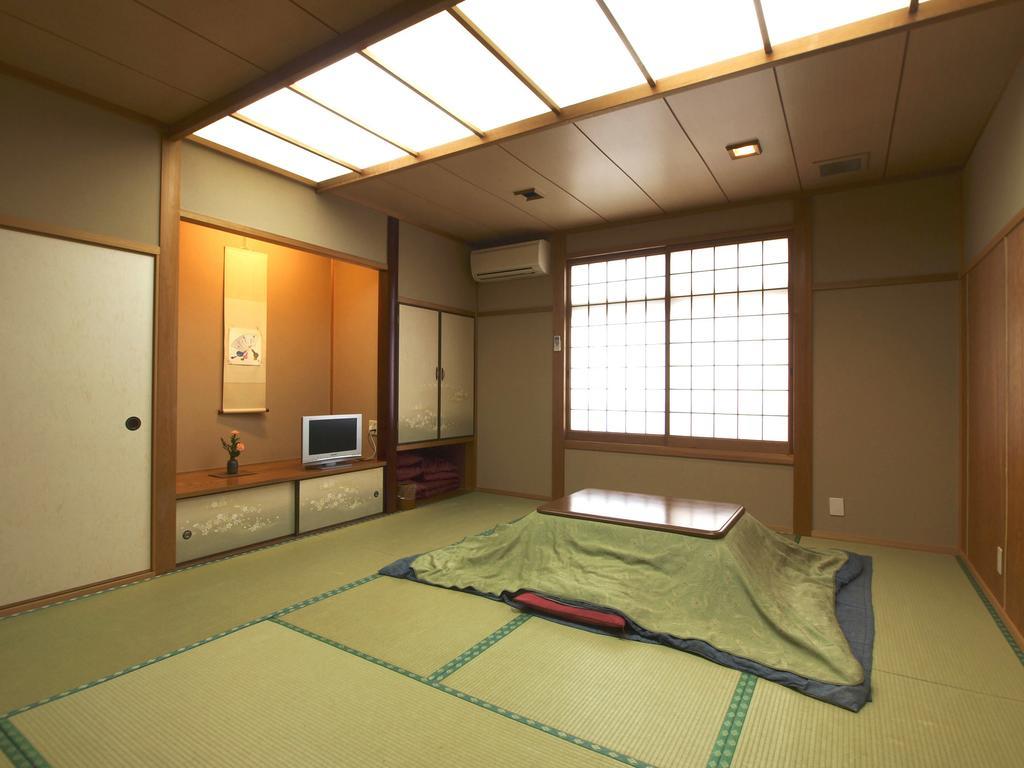 Satsuhana Kami (Hyogo) Quarto foto