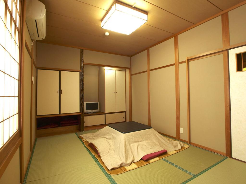 Satsuhana Kami (Hyogo) Quarto foto