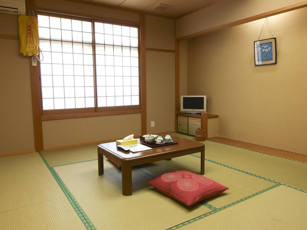 Satsuhana Kami (Hyogo) Quarto foto