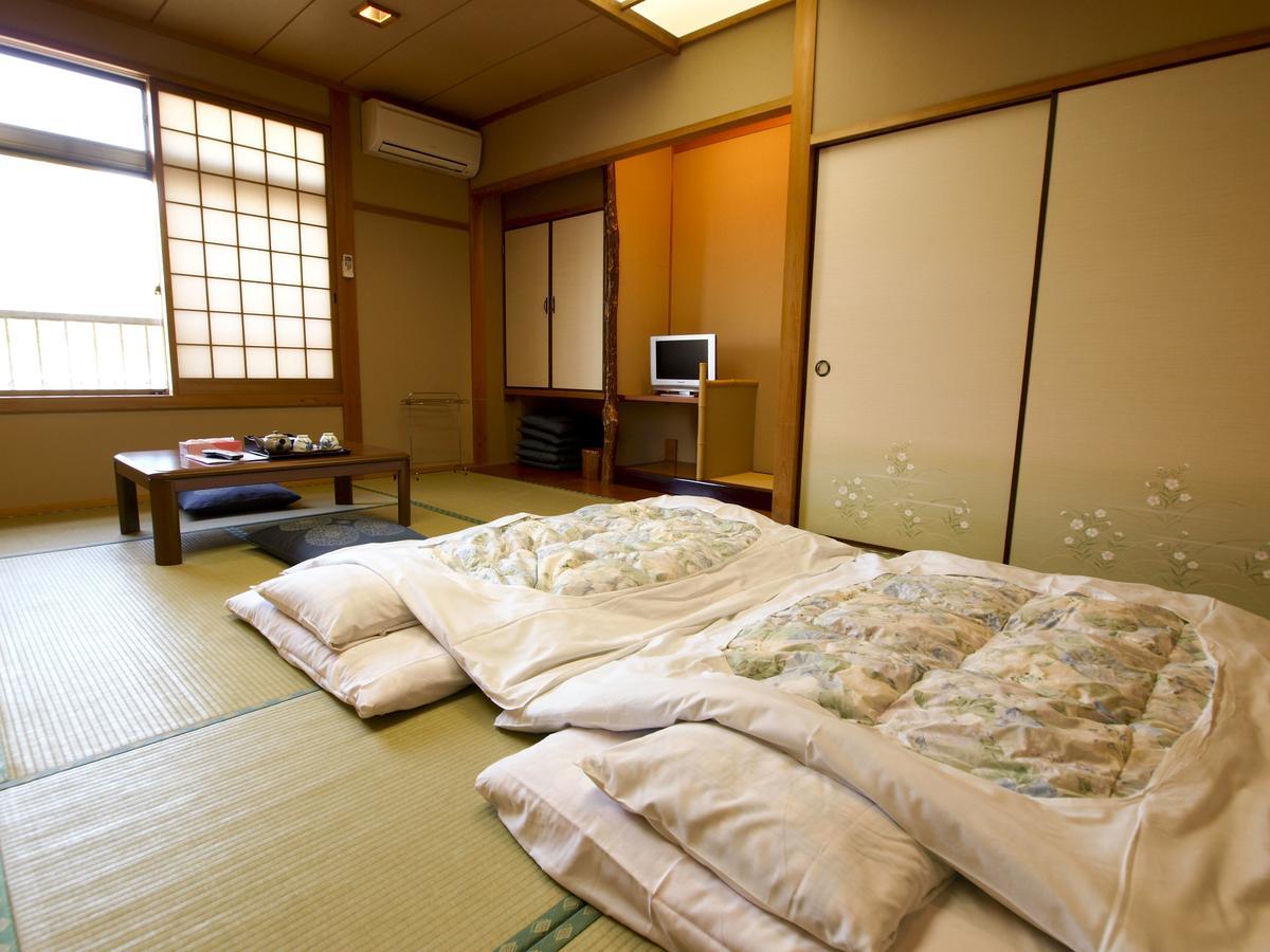 Satsuhana Kami (Hyogo) Quarto foto